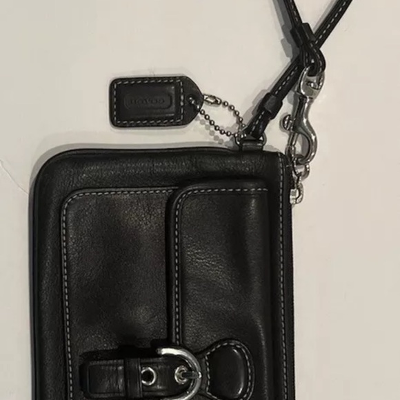 Vintage Coach Soho Black Leather Wristlet With Buckle Pocket Used with ❤️ Love!